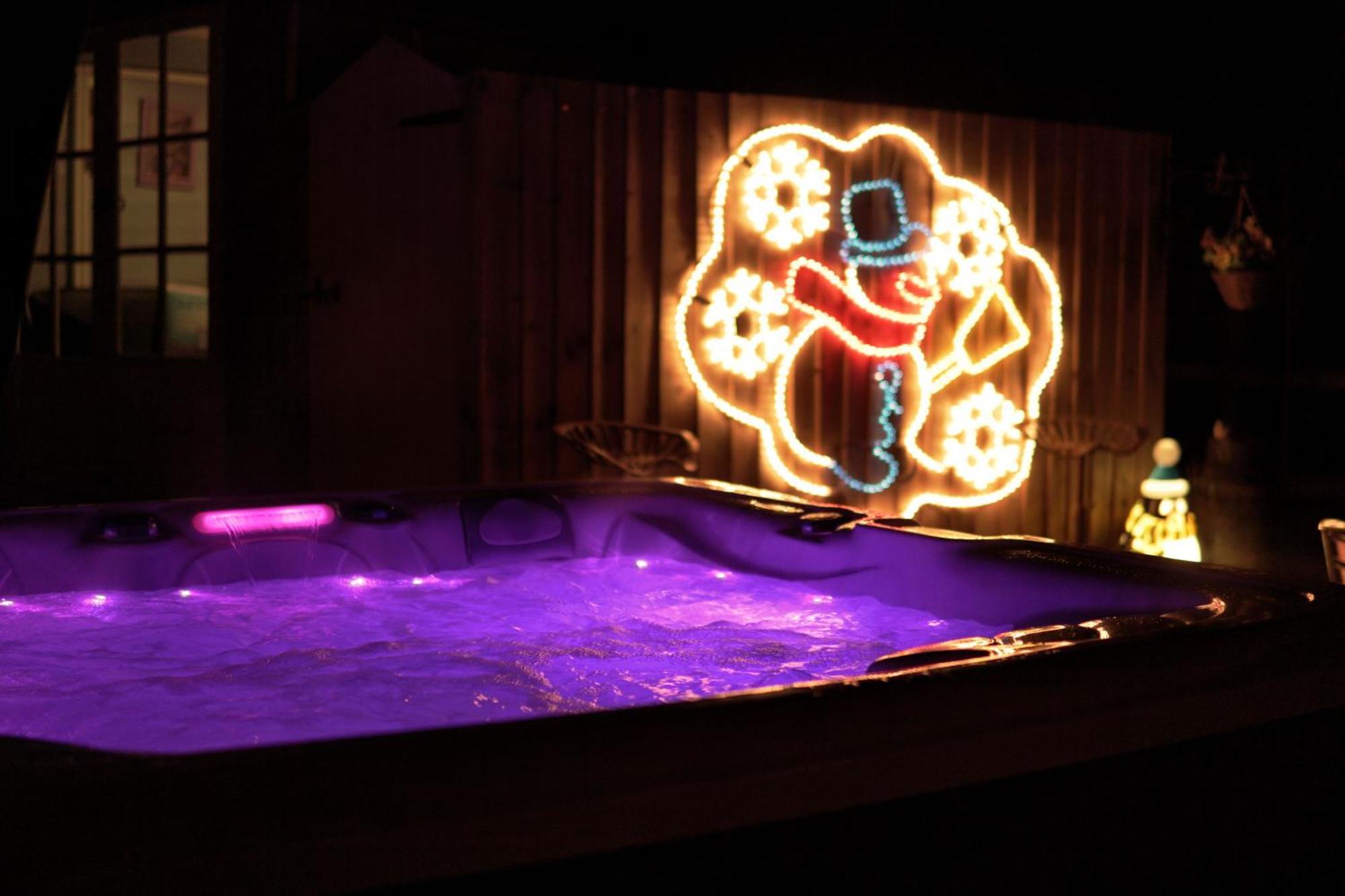 Отель Hot Tub Hideaway Hemyock Экстерьер фото